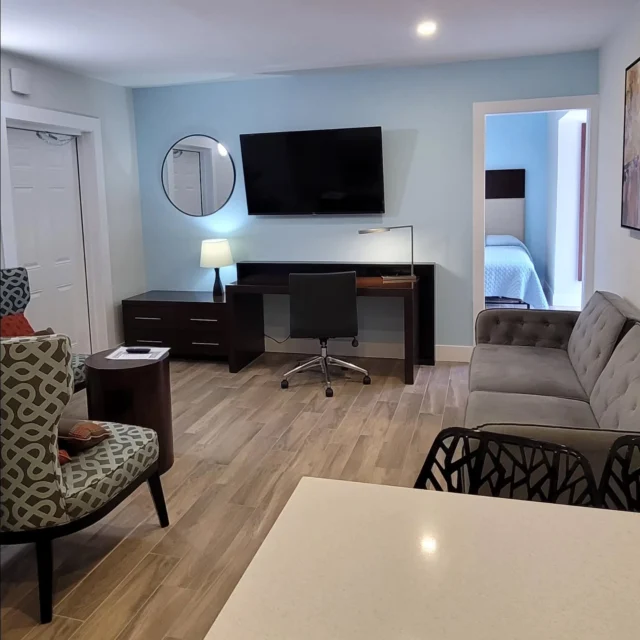 Satellite Motel — photo 14 of 21